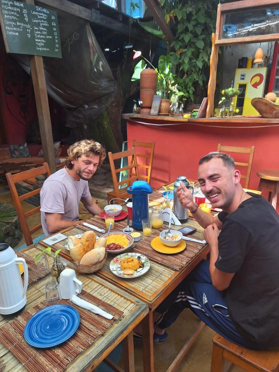 Mais Que Nada Itacare - Hostel, Bar & Breakfast Екстериор снимка